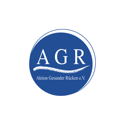 AGR (Aktion Gesunder R&uuml;cken e.V.) okrągłe niebieskie logo z białym napisem &bdquo;AGR&rdquo; oraz nazwą organizacji &bdquo;Aktion Gesunder R&uuml;cken e.V.&rdquo; wyświetloną pod zakrzywioną linią.